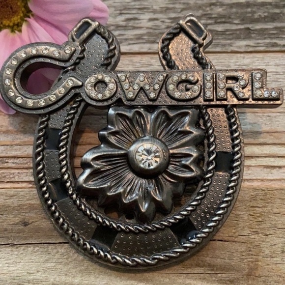 BHW Cowgirl Pendant - Picture 6 of 6